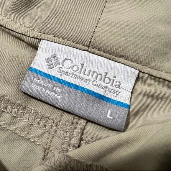 Women’s Columbia PFG Shorts - Picture 5 of 6